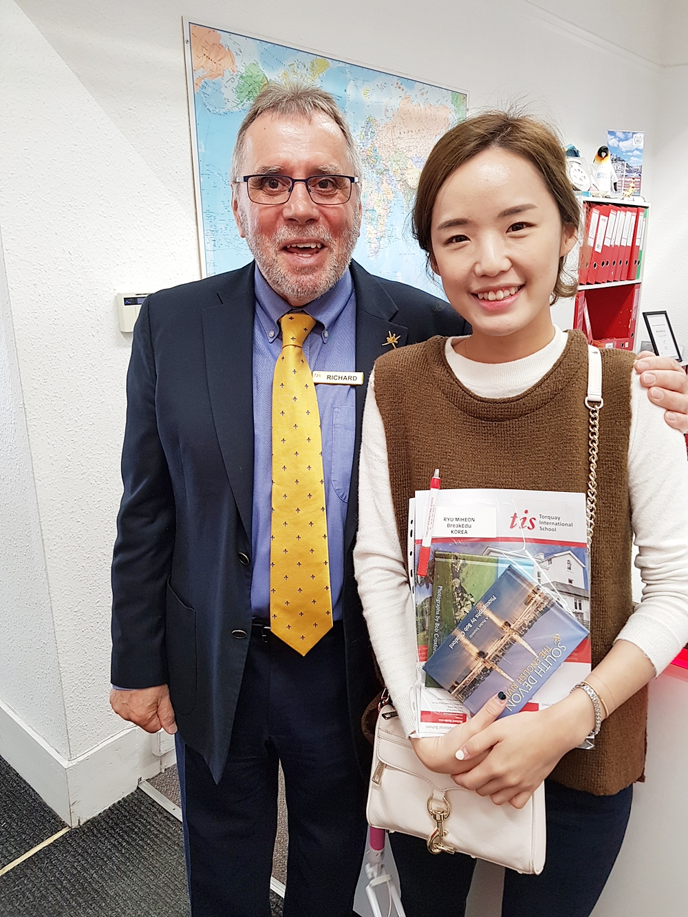 2017 영국 텐 TIS.jpg